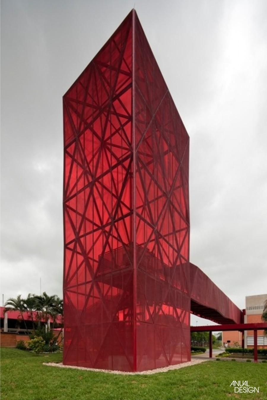estrutura-triangular-museu-do-chocolate-nestlé